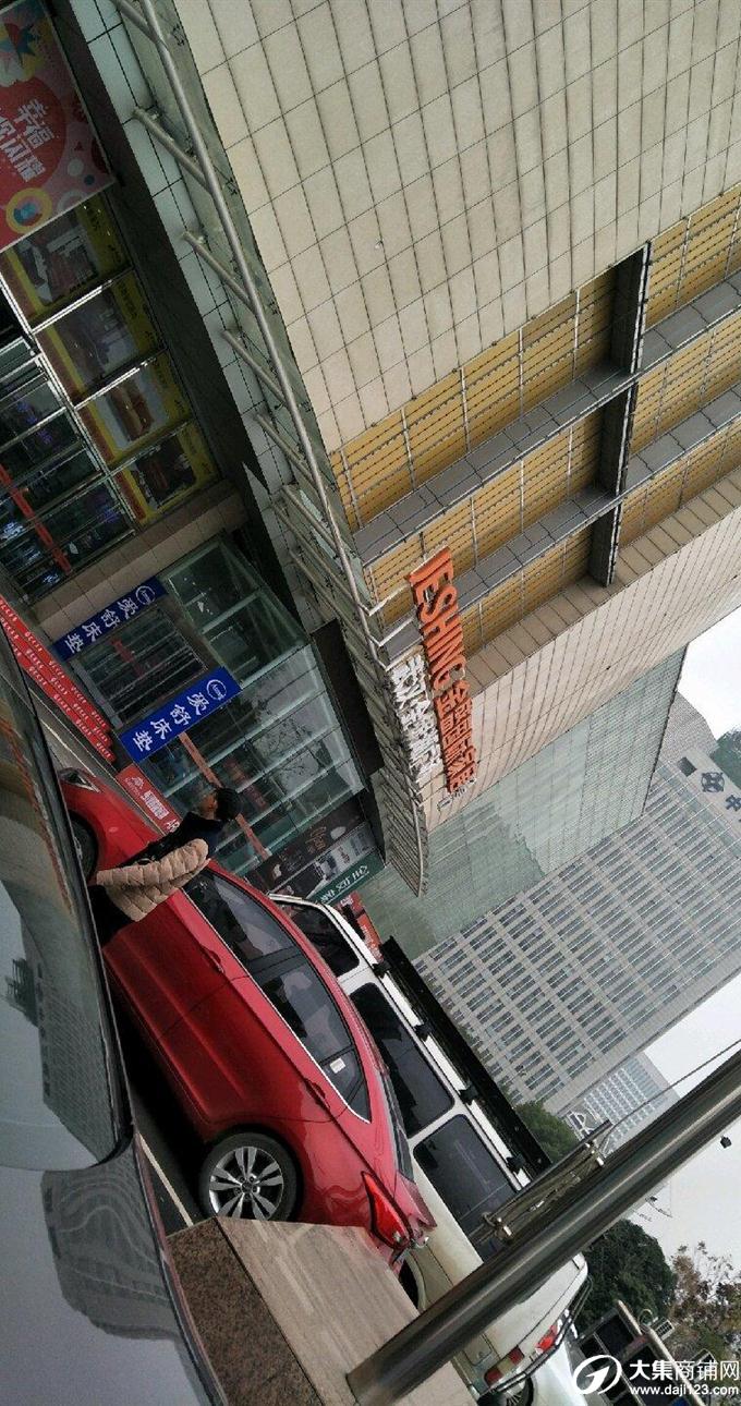 东西湖区出租美甲摊位800