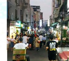 洪山区中南财大西苑小吃街18平米临街小吃店转让