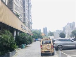 位置好！开福寺地铁站口530平精装修设备齐全拐角门面