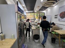 月赚2万黄花镇中心广场临街重庆米线小吃店带技术转让