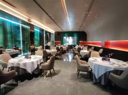 麓谷芯办公企业园区！纯一楼1000平高端宴会餐厅转让