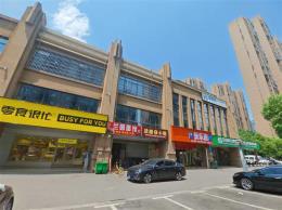 月入2万零食很忙旁临街70平精装餐馆低价转让