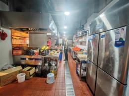 浏阳河万人小区临街245平餐馆亏本低价转让