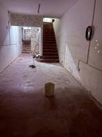 石鼓西湖公园39℃酒吧近社区底商3层175平方临街门面