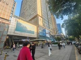 写字楼 医院 地铁口1200平临街门面房东直租（无中介费）