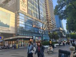 写字楼 医院 地铁口1200平临街门面房东直租（无中介费）