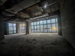 写字楼 医院 地铁口1200平临街门面房东直租（无中介费）