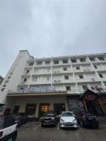 五一商圈写字楼及大型酒店内一楼50平门面房东直租