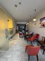 五一商圈写字楼及大型酒店内一楼50平门面房东直租