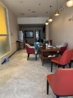 五一商圈写字楼及大型酒店内一楼50平门面房东直租