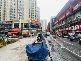 人流量大！奥莱砂之船明发金街出入口头铺60平餐饮
