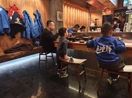 贺龙体育馆对面65平麻辣烫小店急转