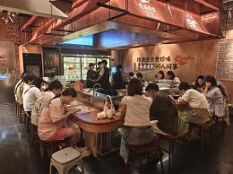 贺龙体育馆对面65平麻辣烫小店急转