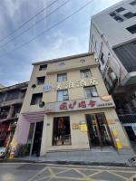 低价便宜急转黄兴广场步行街150平餐饮店转让