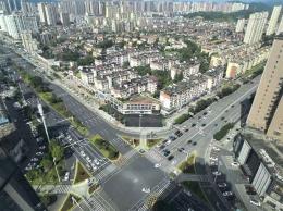 浏阳大道临街十字路口旺铺房东直租 100米超长广告位