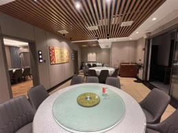 投了几百万的湖南工商大学咸嘉新村750平餐馆直接出租
